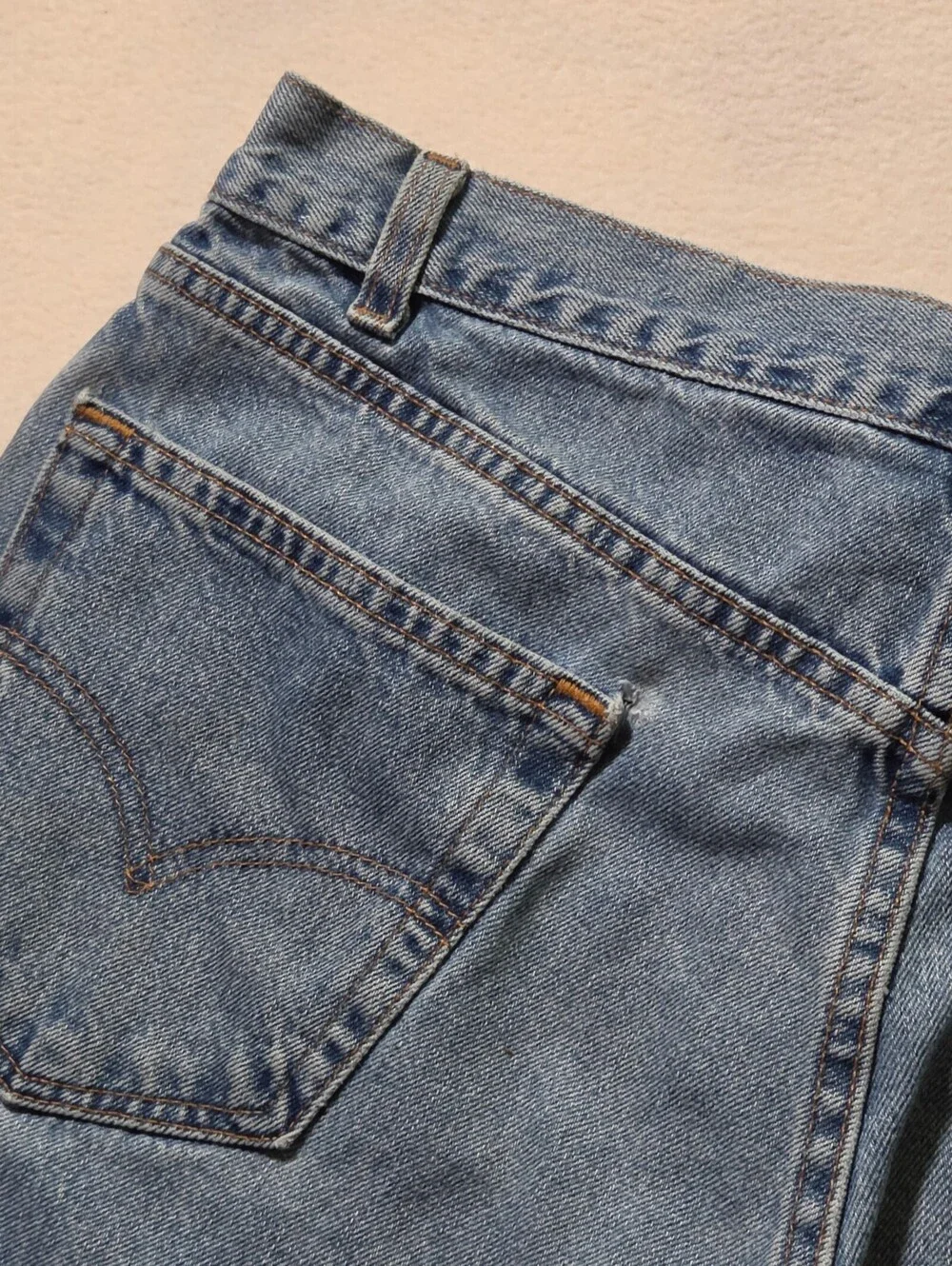 Levi's 550 denim shorts light blue